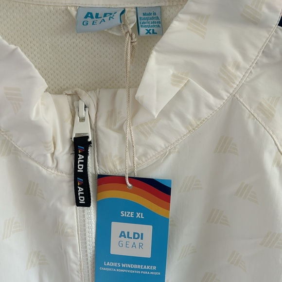 Aldi Gear 2024 Windbreaker Jacket Ladies White Extra Large Brand New With Tags - Picture 3 of 12